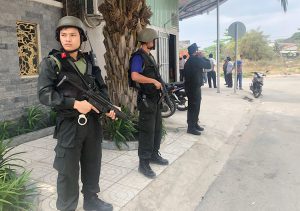 Cảnh sát bao vây khu vực. Ảnh: CTV