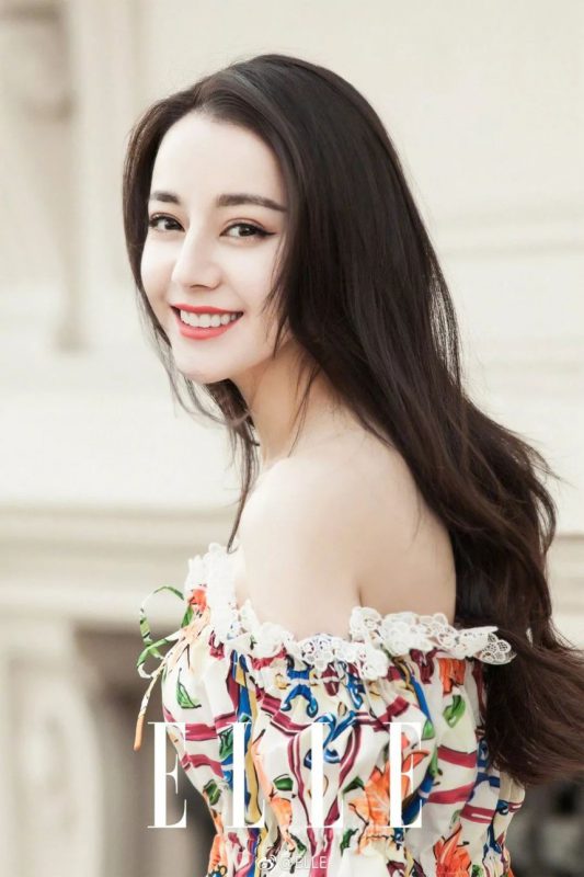 Không quá bất ngờ khi Địch Lệ Nhiệt Ba có mặt trong top 10 mỹ nhân đẹp nhất Châu Á. Người đẹp sinh năm 1992 gia nhập làng giải trí từ năm 2013. Dù diễn xuất không được đánh giá cao, cô có nhiều fan nhờ ngoại hình xinh đẹp.