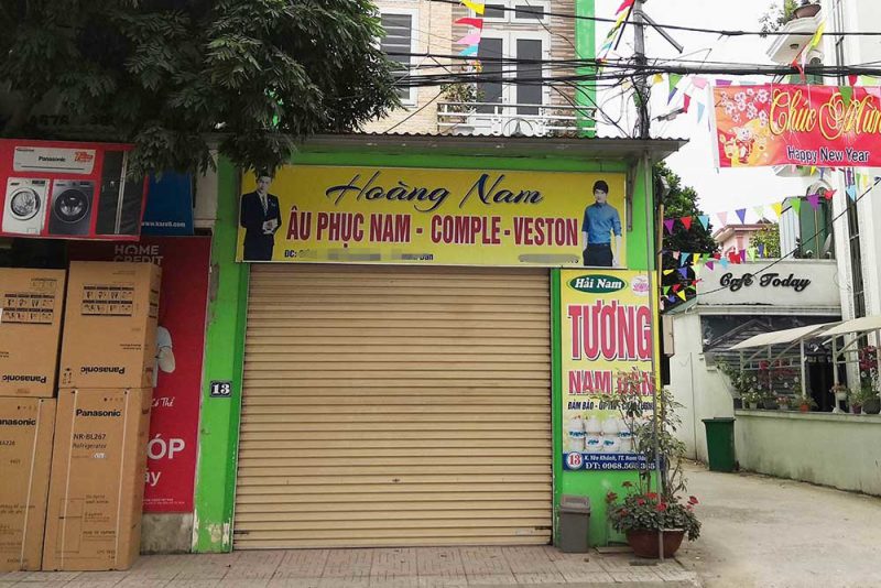 Nhà riêng kiêm tiệm may của Nam