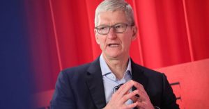 Tim Cook trong sự kiện TIME 100 Summit.
