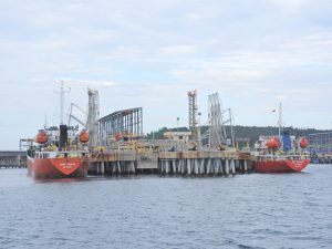 Cảng nước sâu Dung Quất.