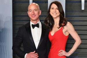 Jeff Bezos và MacKenzie Bezos ký thoả thuận ly hôn hôm 4.4. Ảnh: Billboard