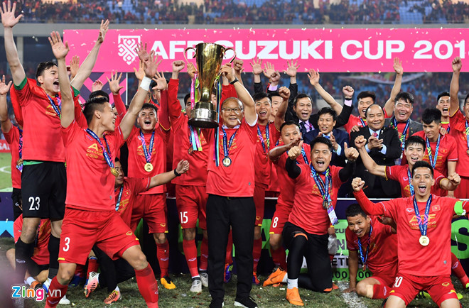 HLV Park Hang-seo và học trò sẽ chờ kết quả chia bảng ở SEA Games 30. Ảnh: Thuận Thắng.