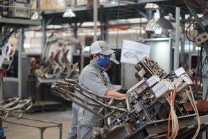 Nhiều nhà máy sản xuất ở phía Nam nhộn nhịp tuyển số lượng lớn nhân sự. Ảnh minh họa: Viễn Thông