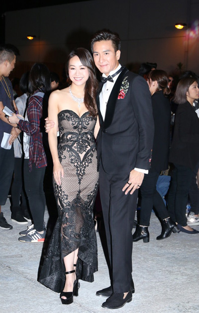 Mã Quốc Minh và Hoàng Tâm Dĩnh. Cô đoạt giải Á hậu Hong Kong 2012, từ đó đóng phim cho TVB.