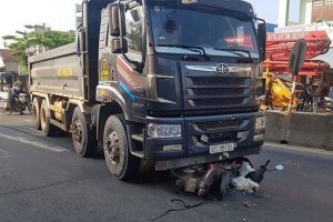 Hiện trường vụ tai nạn cô gái bị cuốn vào gầm xe tải