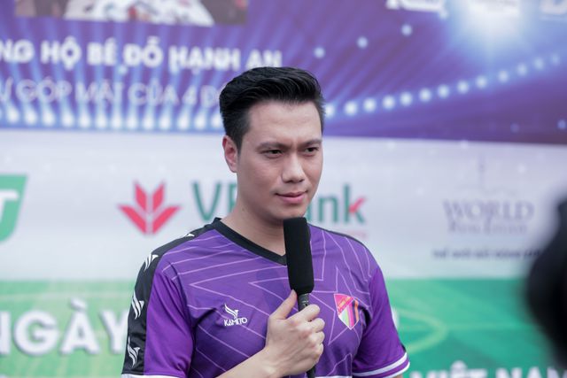 Việt Anh là Giám đốc điều hành CLB Bóng đá Nghệ sĩ VStars.