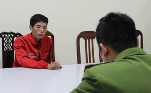 Lường Văn Lả tại cơ quan công an