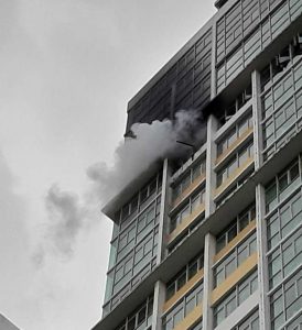 Khu vực căn hộ bị cháy khiến cư dân chung cư tháo chạy thục mạng