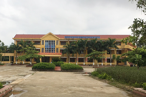 Trường THPT Nguyễn Chí Thanh, nơi nữ sinh bị đánh đang theo học. Ảnh: Quang Hà.