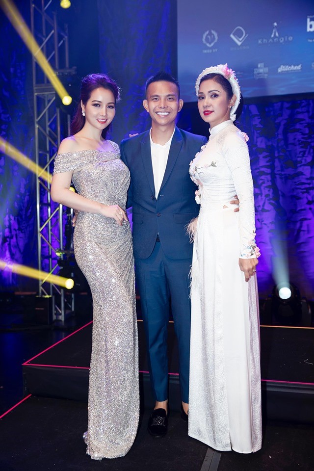 Bộ 3 giám khảo đến từ Việt Nam diễn viên điện ảnh Việt Trinh, Mai Thu Huyền và NTK Đỗ Long.