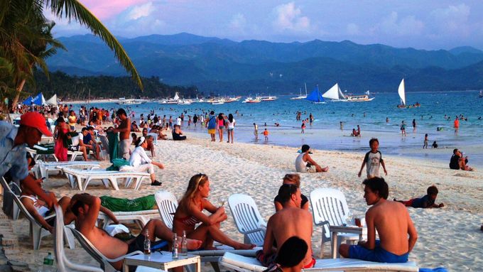 8 điểm khách đổ đến, người dân tránh xa