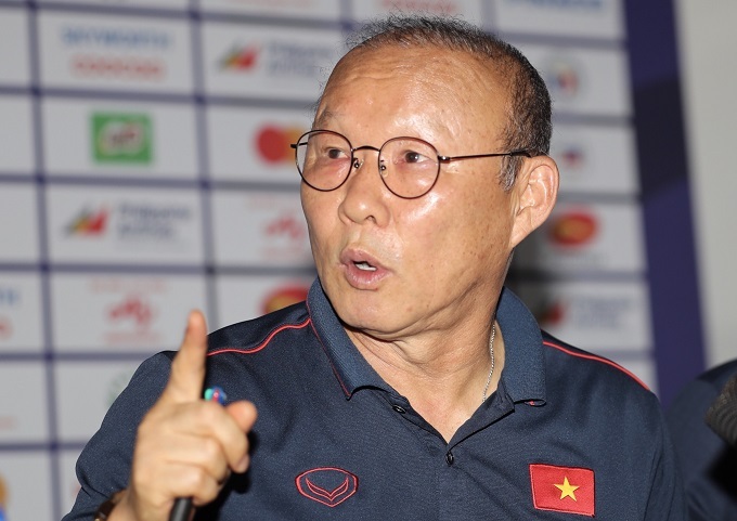 HLV Park bênh vực hai thủ môn của Việt Nam, dù cả hai đều mắc sai lầm tại SEA Games. Ảnh: Đức Đồng.