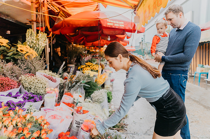 Nữ diễn viên tâm sự gia đình cô vừa chuyển sang nhà mới nên cô muốn mọi thứ thật ấm cúng, tươm tất trong tết Tây.