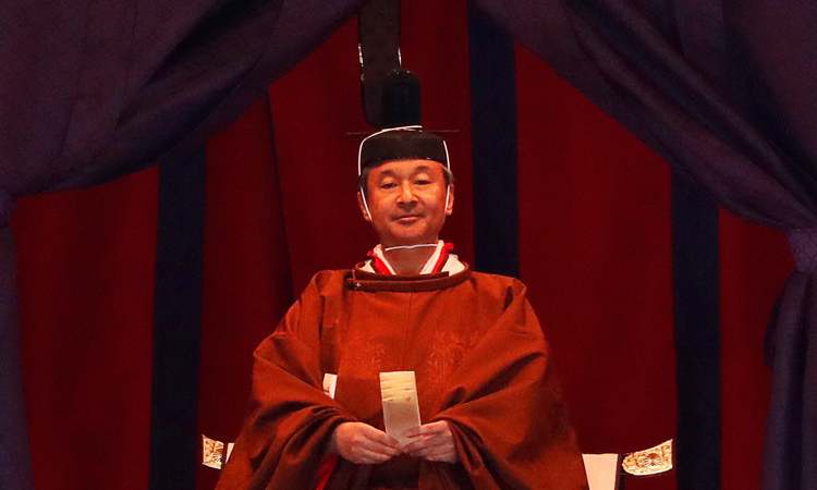 Nhật hoàng Naruhito trong lễ đăng quang hôm 22/10 tại Hoàng cung ở thủ đô Tokyo. Ảnh: Reuters.