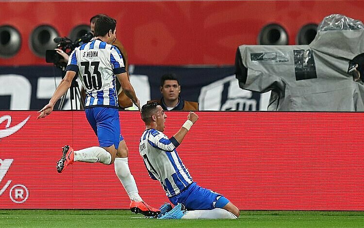 Cầu thủ Monterrey mừng bàn gỡ hòa. Ảnh: Reuters.