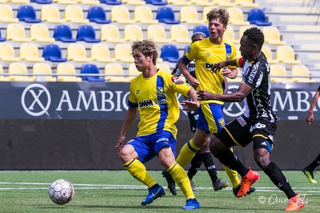 Công Phượng mới thi đấu có 20 phút từ khi gia nhập Sint-Truidense hồi tháng 7. (Ảnh: STVV).