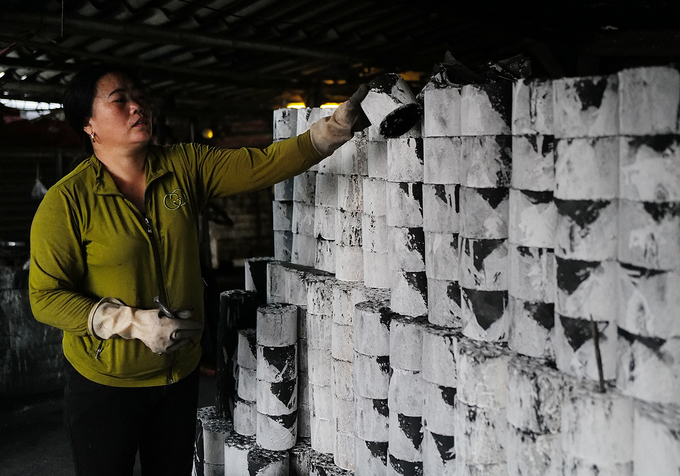 Vựa than tổ ong dần 'khai tử'