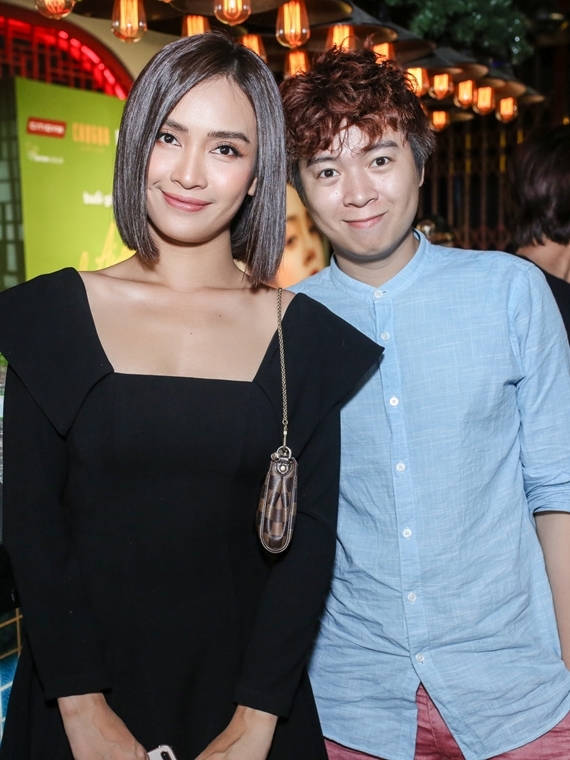 Ái Phương (trái) và nhạc sĩ Phạm Toàn Thắng.