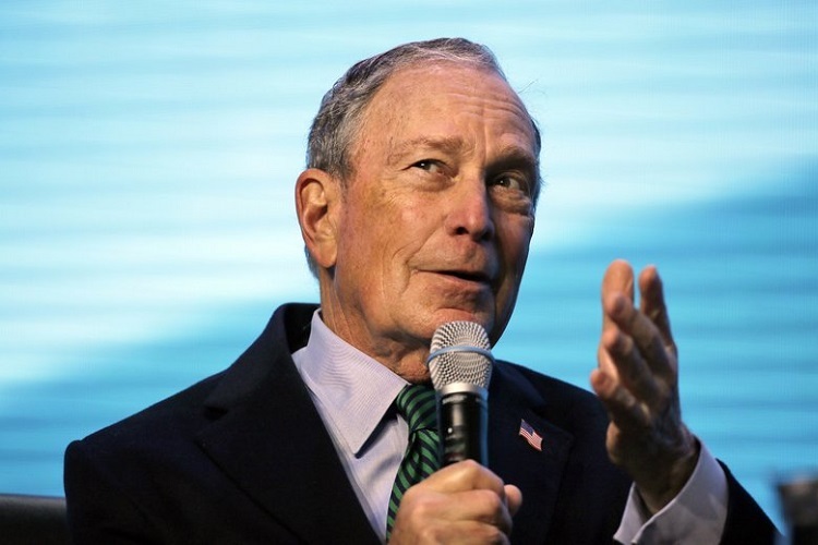 Tỷ phú Bloomberg phát biểu tại Hội nghị Địa Vật lý ở San Francisco hôm 11/12. Ảnh: AP.