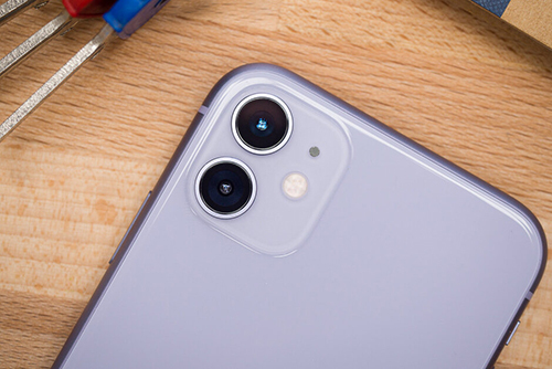 iPhone 12 có thể trang bị camera kép, giá phải chăng. Ảnh: Phonearena.
