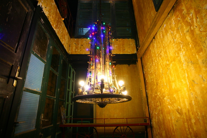 Quán cà phê trang trí bằng đồ tái chế