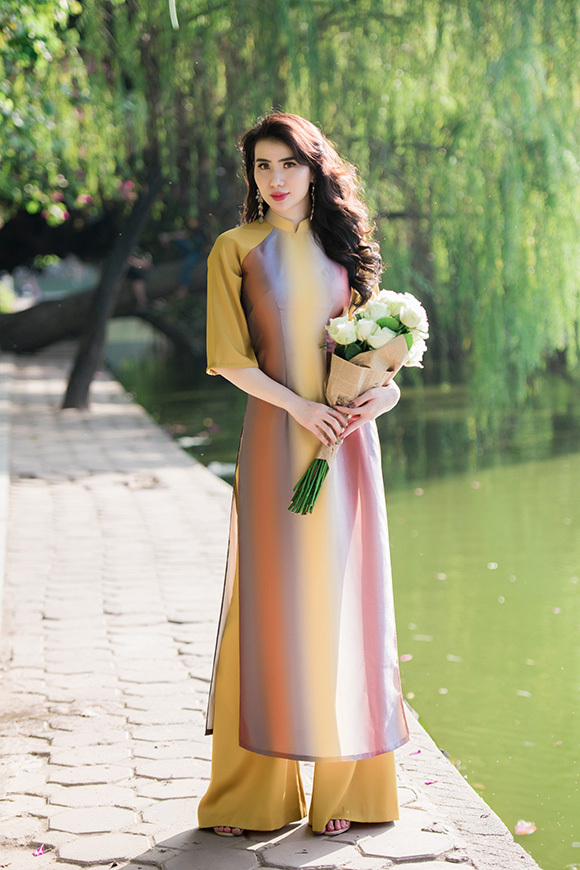 Huyền Thư cho biết dù cuộc sống dù như thế nào thì hai chị em vẫn luôn chia sẻ với nhau nhiều điều trong cuộc sống. Họ cũng có chung nhiều sở thích trong cuộc sống nên gần như rất tâm đầu ý hợp và hiểu nhau trong mọi chuyện. 