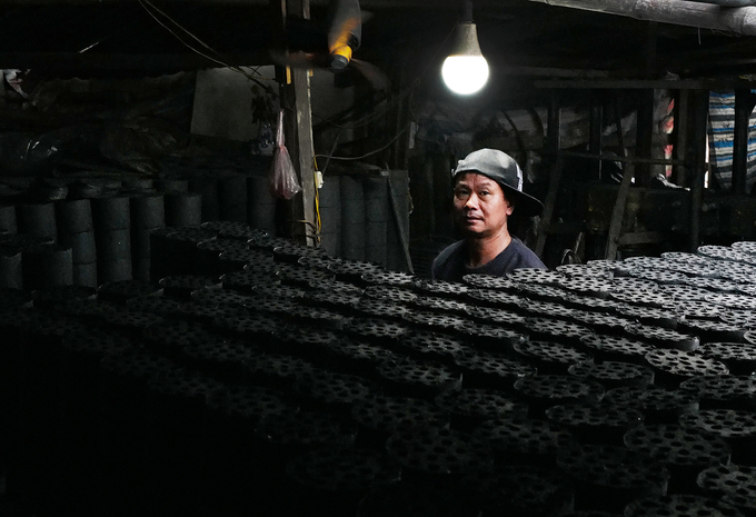 Vựa than tổ ong dần 'khai tử'