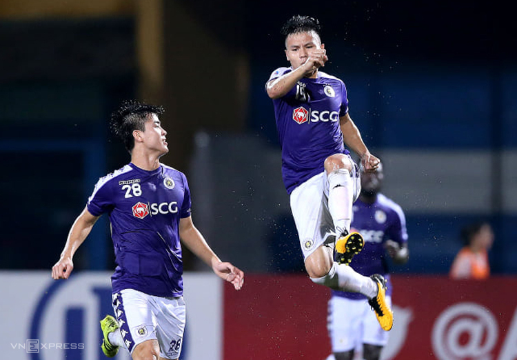 Rất nhiều đội bóng quốc tế đang để mắt tới Quang Hải, người mới được nhận danh hiệu Cầu thủ hay nhất Đông Nam Á năm 2019.