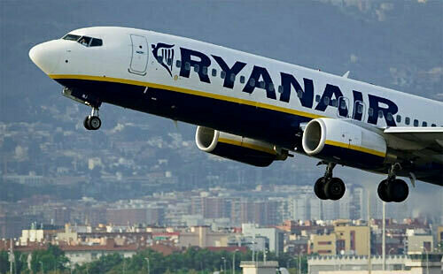 Ryanair là hãng bay giá rẻ có trụ sở tại Ireland. Ảnh: AFP.