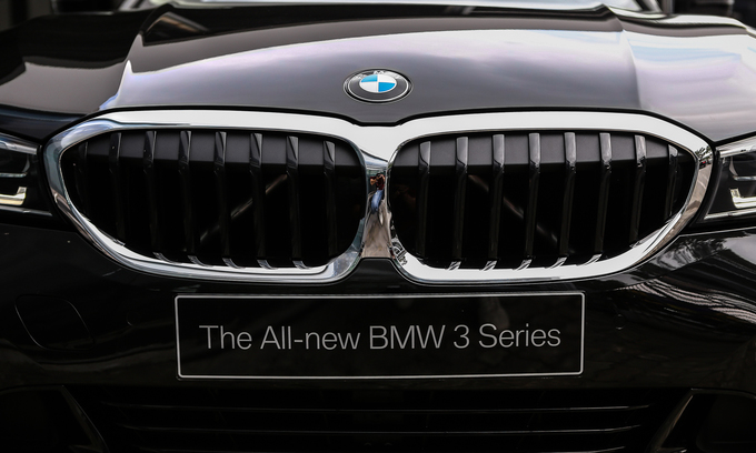 BMW 330i Sport Line - sedan hạng sang cỡ nhỏ cho người Việt trẻ