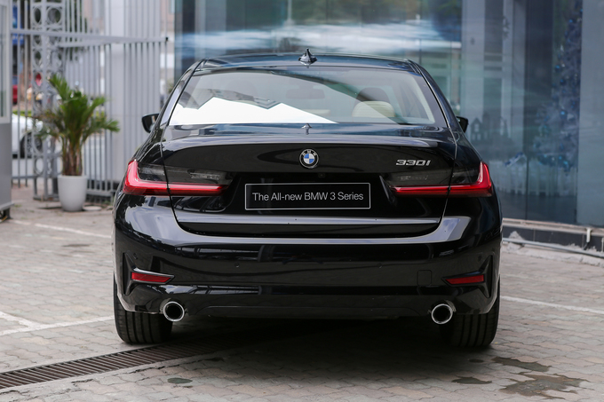 BMW 330i Sport Line - sedan hạng sang cỡ nhỏ cho người Việt trẻ