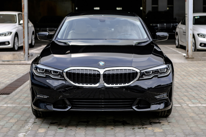 BMW 330i Sport Line - sedan hạng sang cỡ nhỏ cho người Việt trẻ