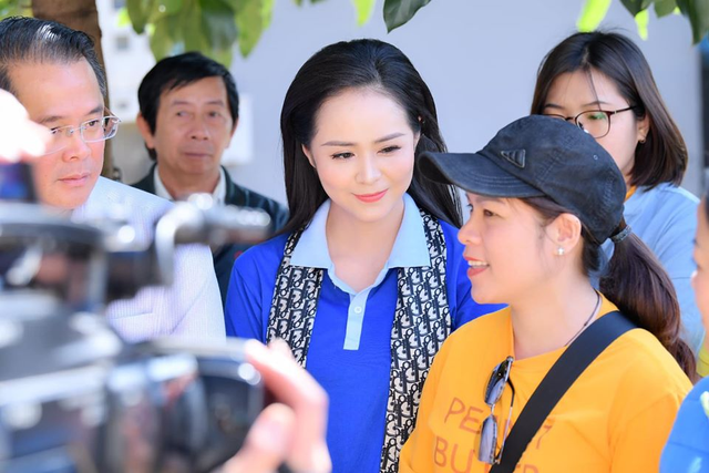 Chủ tịch Bùi Thanh Hương hội ngộ Happy Women Leader Network Gia Lai trong chuyến thiện nguyện - 1