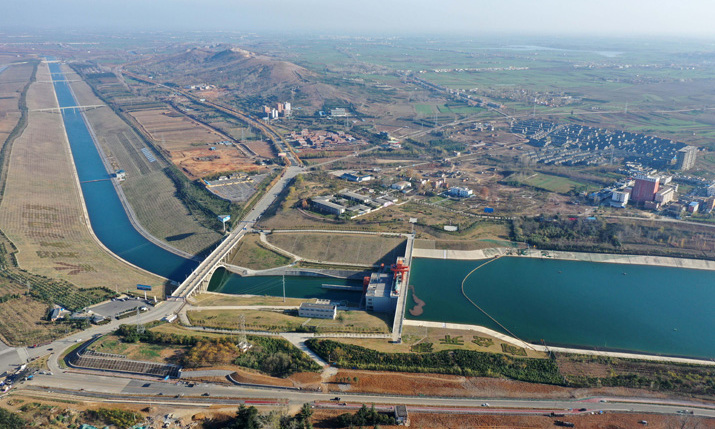 Đoạn kênh trong dự án chuyển nước Nam - Bắc chạy qua thành phố Nam Dương, tỉnh Hà Nam, miền trung Trung Quốc. Ảnh: Xinhua.