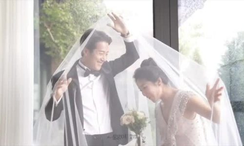 Hậu trường chụp ảnh cưới của em trai Kim Tae Hee