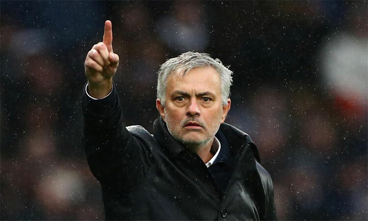 Mourinho đang cố đem lại sự ổn định cho Tottenham. Ảnh: Reuters