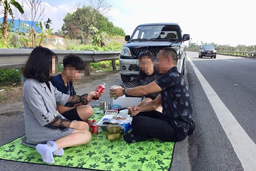 Ảnh gia đình được chính tài xế chia sẻ lên Facebook cá nhân.