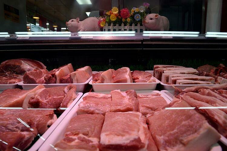 Thịt lợn tại một siêu thị Walmart ở Bắc Kinh (Trung Quốc). Ảnh: Reuters