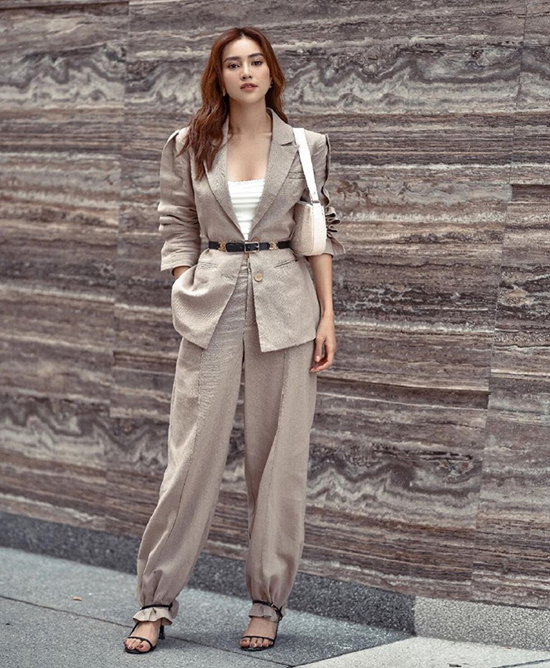 Diễn viên Lan Ngọc thanh lịch với cách diện suit được các ngôi sao thế giới và Việt Nam ưa chuộng nhất mùa mốt 2019. 