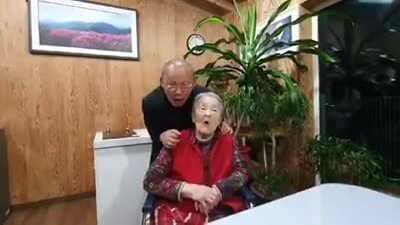 Thầy Park dạy mẹ nói tiếng Việt