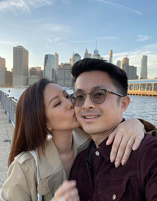 Hồi tháng 10, kỷ niệm 4 năm yêu nhau Thu Hoài cũng sánh đôi bạn trai du ngoạn ở New York.