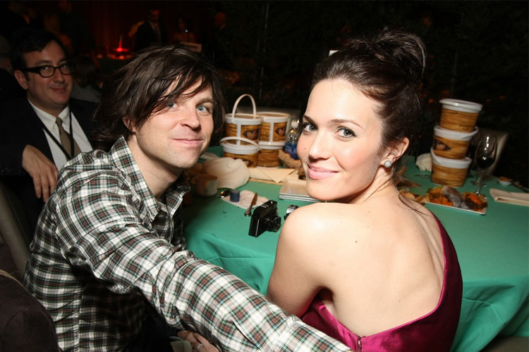 Mandy Moore và chồng Ryan Adams thời còn bên nhau. Ảnh: Invision.