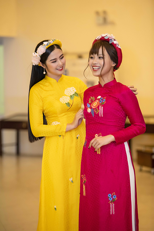 Tại sự kiện, Ngọc Hân giới thiệu bộ sưu tập áo dài cho người lớn và trẻ em mới nhất của mình. Cô mời nhiều em bé có hoàn cảnh khó khăn tham gia trình diễn. Nữ sinh mắc ung thư Thủy Tiên cũng tham dự.