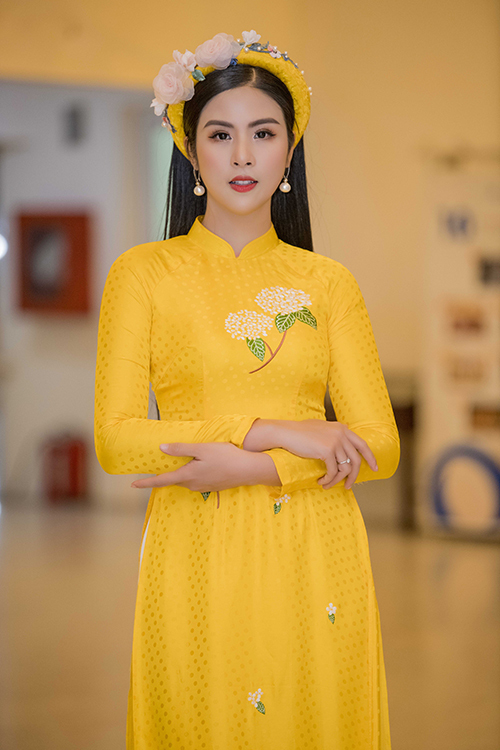 Ngọc Hân xuất hiện trong chương trình Tết cho trẻ em nghèo với tư cách nhà thiết kế và MC. Cô được nhiều người quan tâm đến chuyện hôn sự nhưng xin phép chưa tiết lộ gì và hứa sẽ thông báo rộng rãi khi thích hợp.