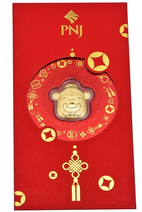Nhằm gia tăng trải nghiệm khách hàng, PNJ tung ra sản phẩm bao lì xì Thần Tài khảm nổi vàng 24k giá 400.000 đồng một bao ngay trước Tết. Sản phẩm sản xuất bằng công nghệ Electroforming hiện đại phù hợp làm món quà ý nghĩa dịp đầu năm. 