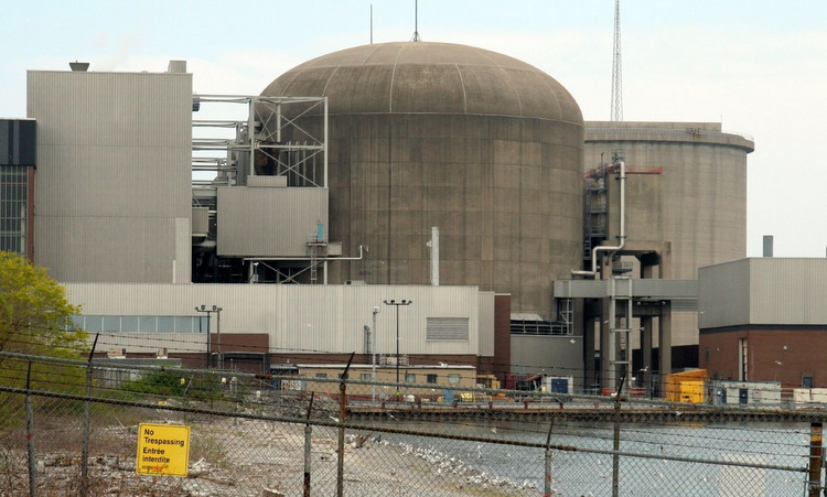 Bên ngoài nhà máy Pickering. Ảnh: Wikimedia Commons.