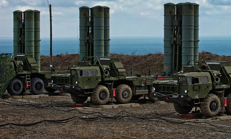 Xe phóng đạn thuộc hệ thống S-400 của Nga. Ảnh: TASS.