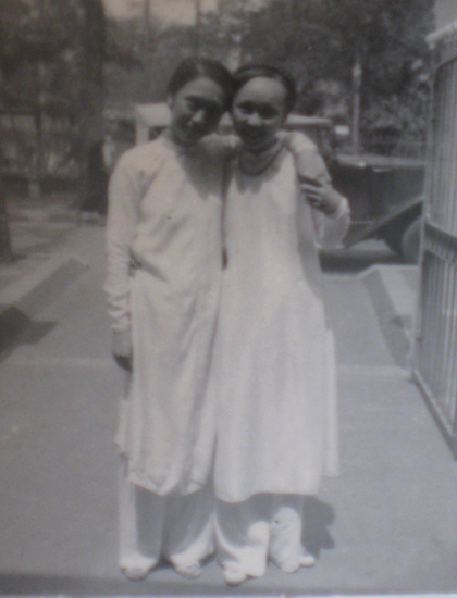 Hai chị em bà Thái Thị Lang (trái) và Thái Thị Liên.