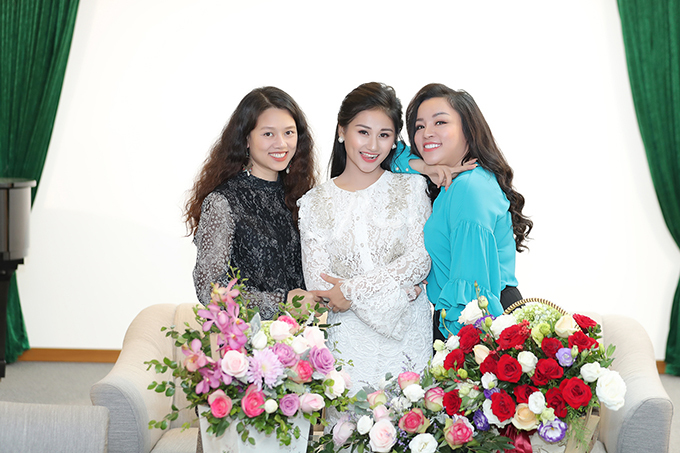 NSƯT Tố Nga mừng học trò ra MV - 4